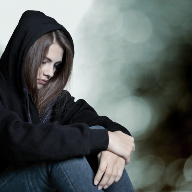 Strach przed terapią uzależnień – jak przełamać obawy i podjąć leczenie?